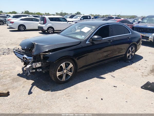2017 MERCEDES-BENZ E 300 — I2