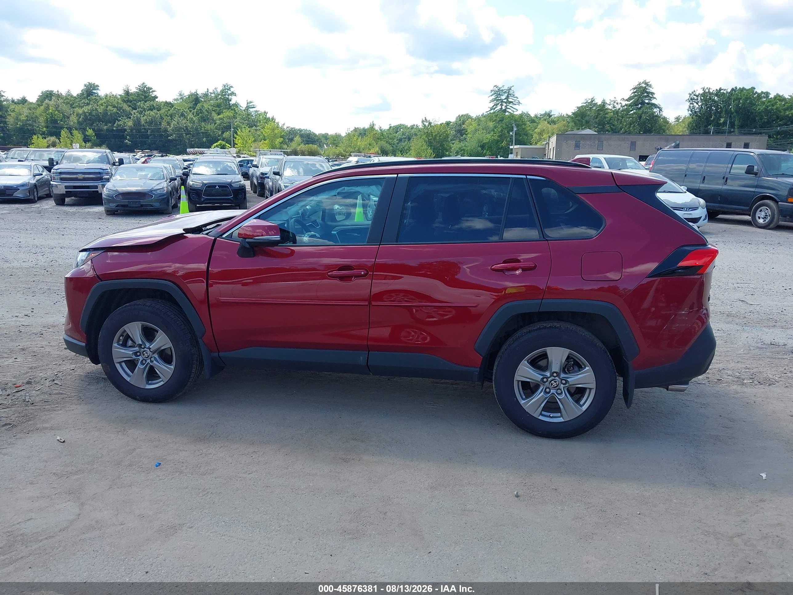 2025 TOYOTA RAV4 XLE