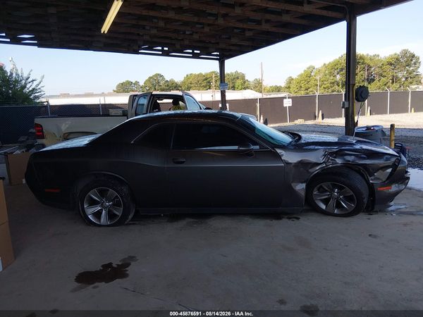 2016 DODGE CHALLENGER SXT