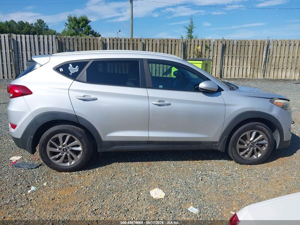 2016 HYUNDAI TUCSON SE
