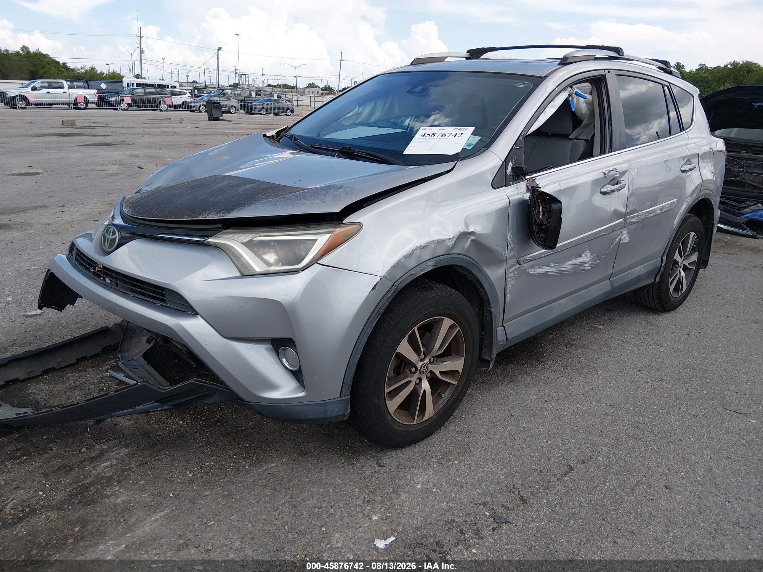 2017 TOYOTA RAV4 XLE — I2