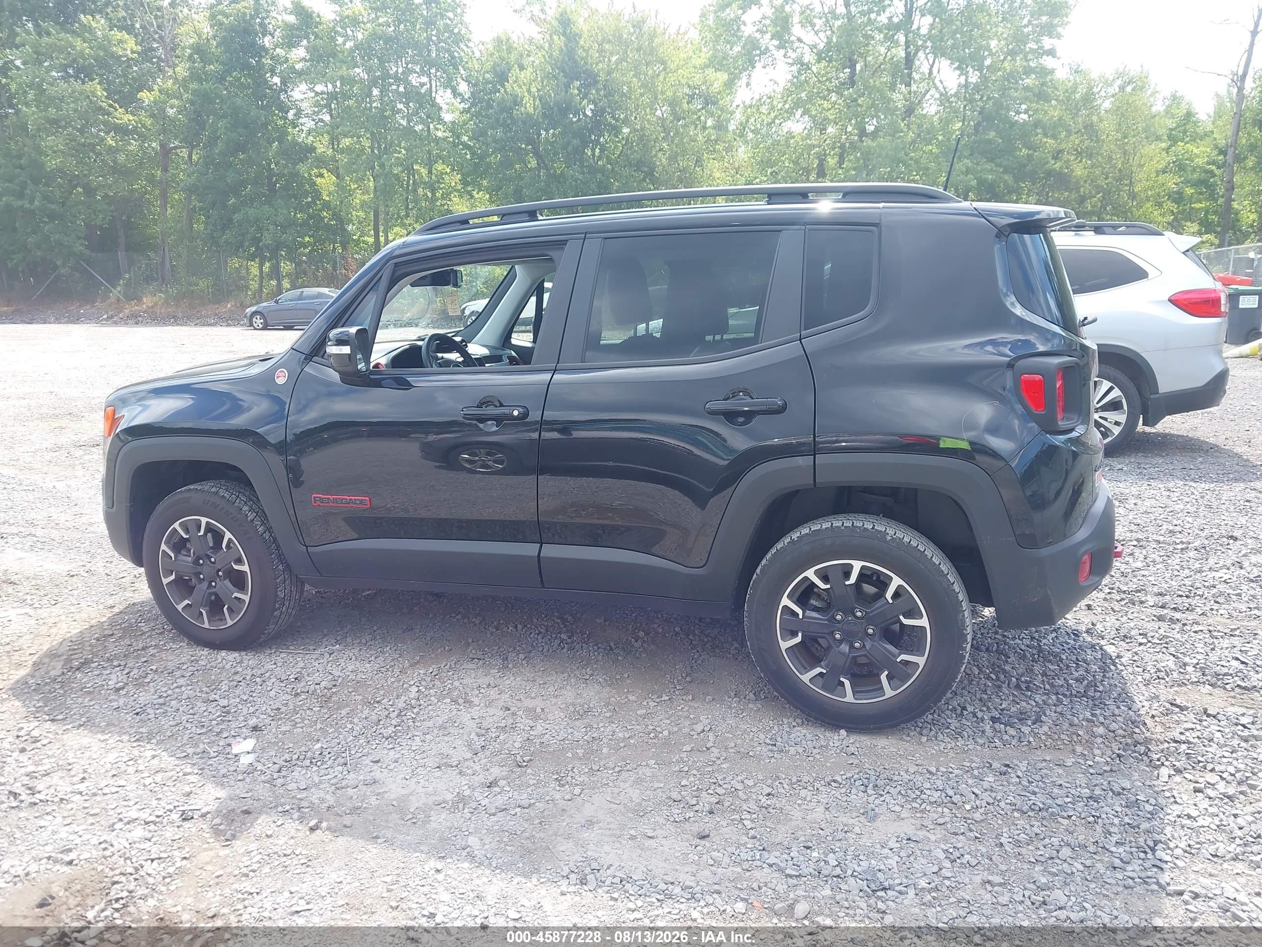 2023 JEEP RENEGADE TRAILHAWK 4X4