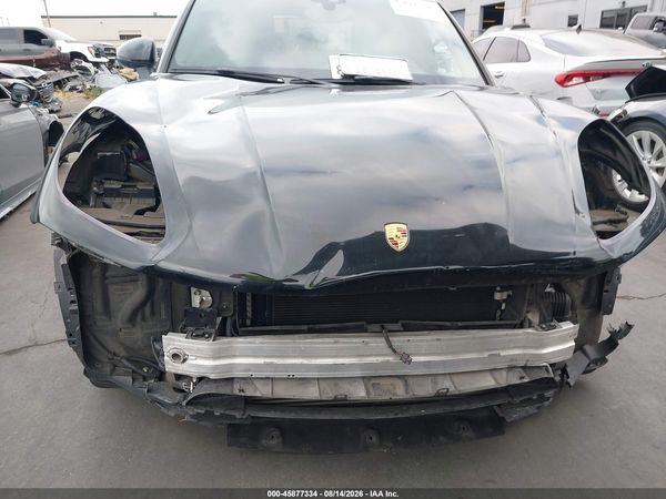 2018 PORSCHE MACAN
