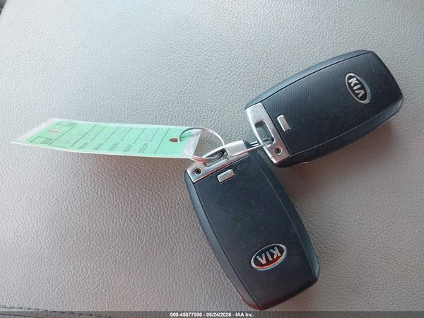 2017 KIA SEDONA LX