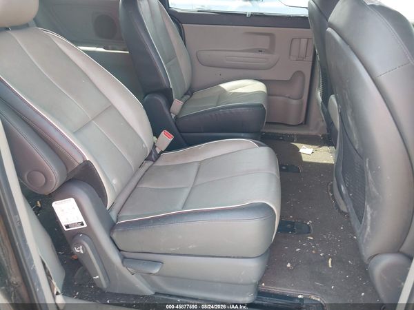 2017 KIA SEDONA LX
