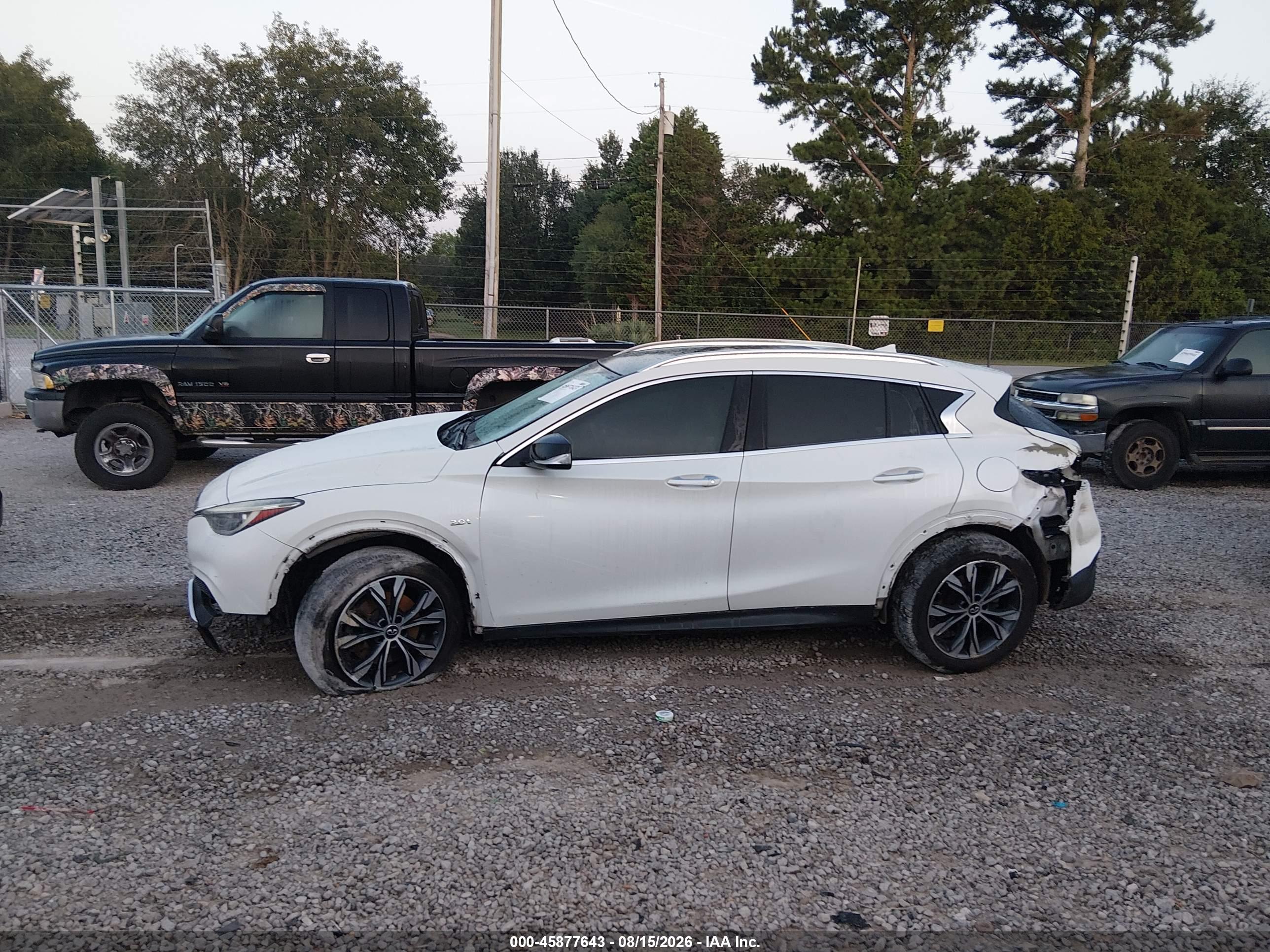2017 INFINITI QX30 PREMIUM