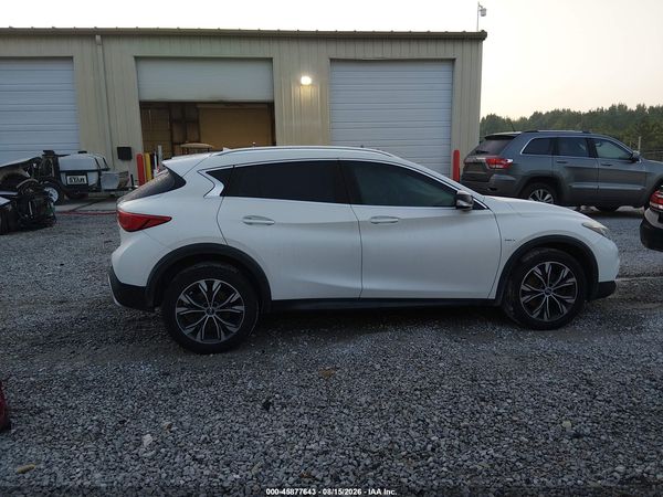 2017 INFINITI QX30 PREMIUM