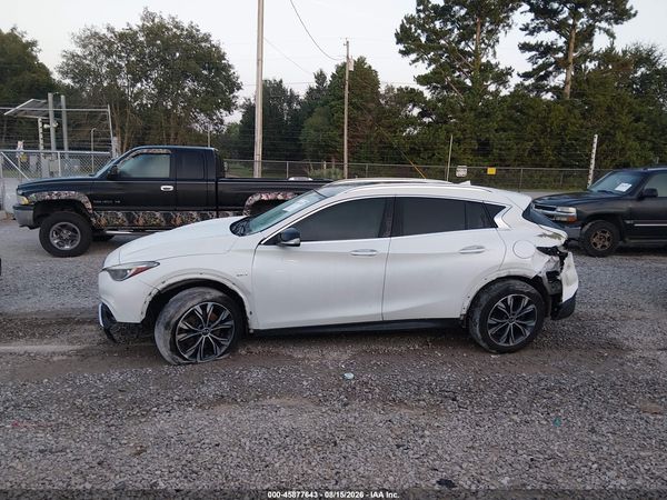 2017 INFINITI QX30