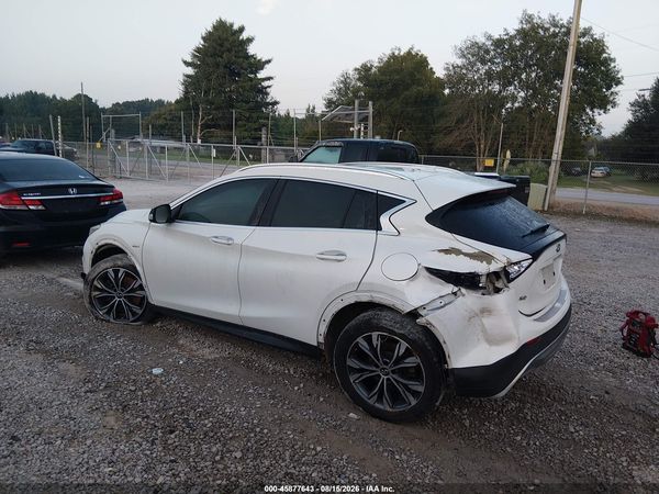 2017 INFINITI QX30 PREMIUM