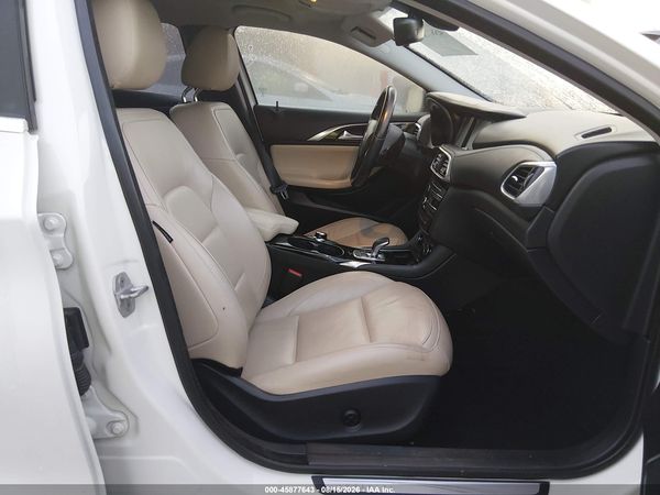 2017 INFINITI QX30 PREMIUM
