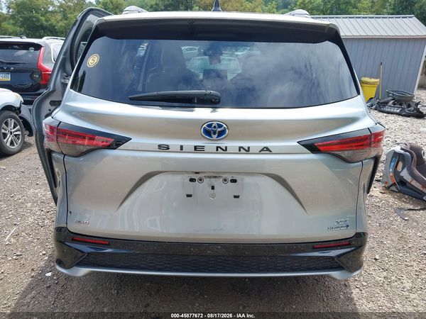 2022 TOYOTA SIENNA XSE