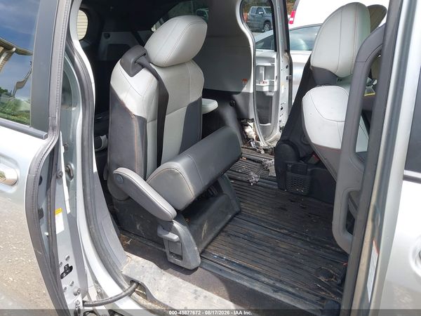 2022 TOYOTA SIENNA XSE