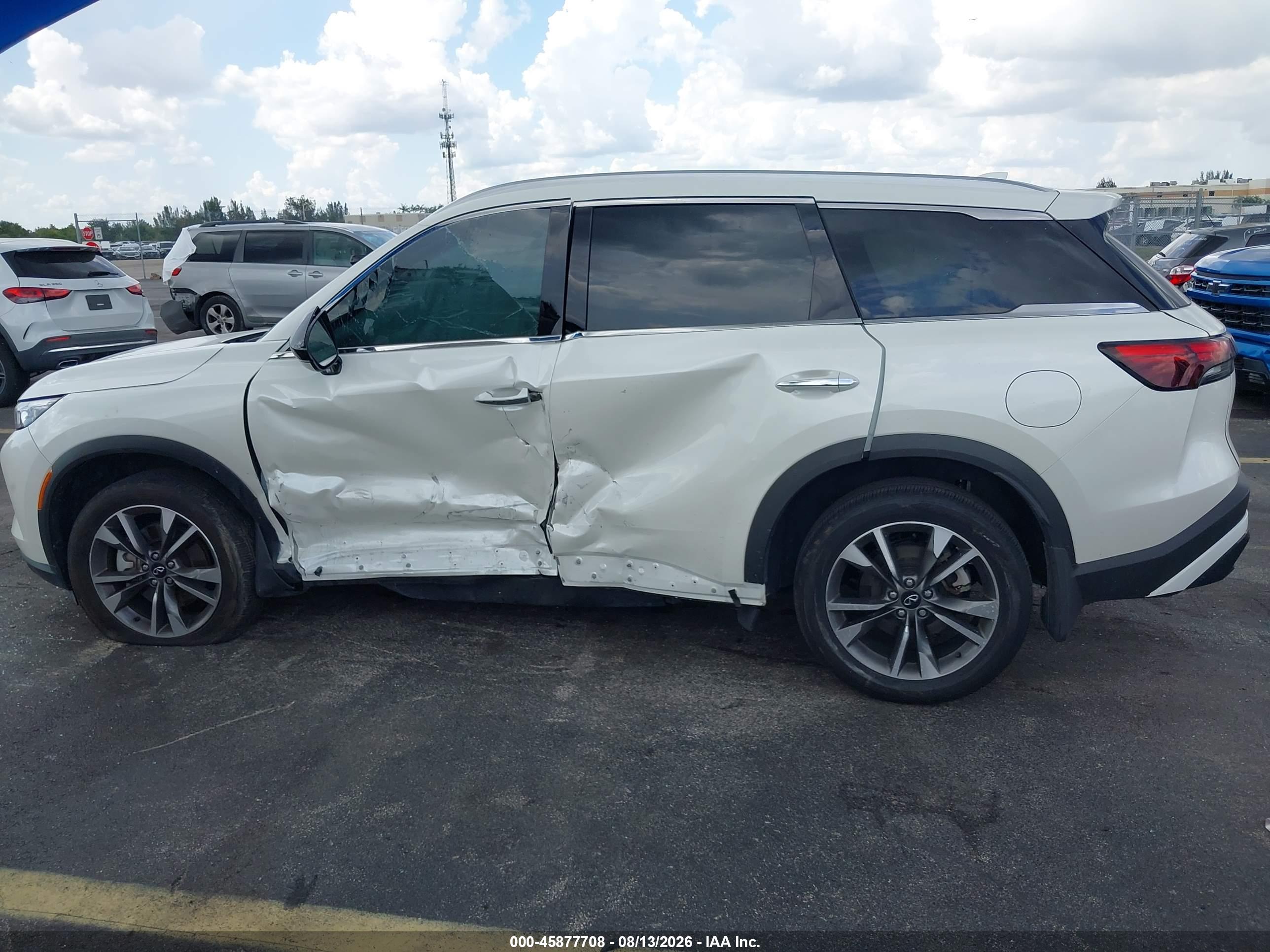 2025 INFINITI QX60 LUXE