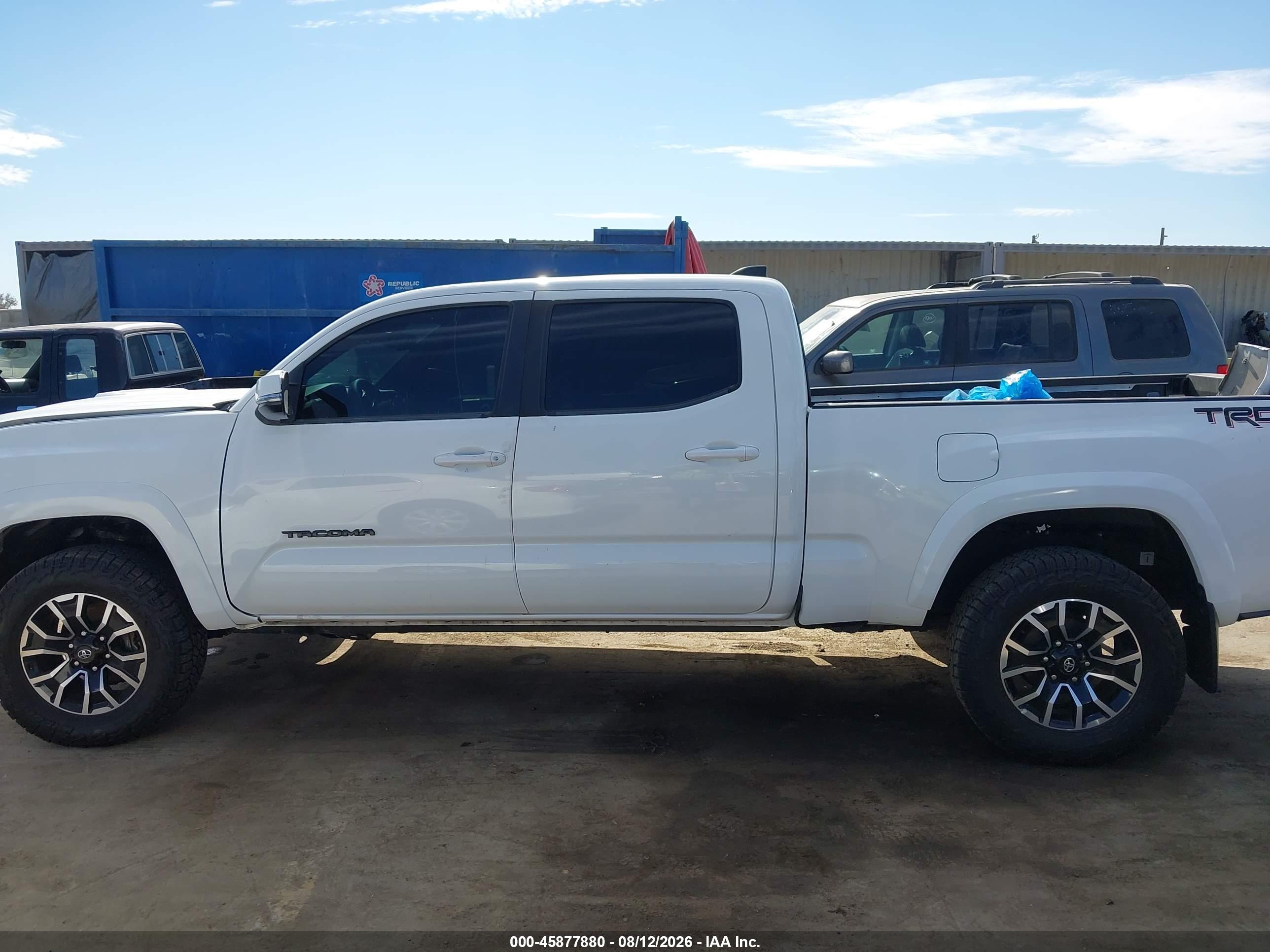 2023 TOYOTA TACOMA TRD SPORT