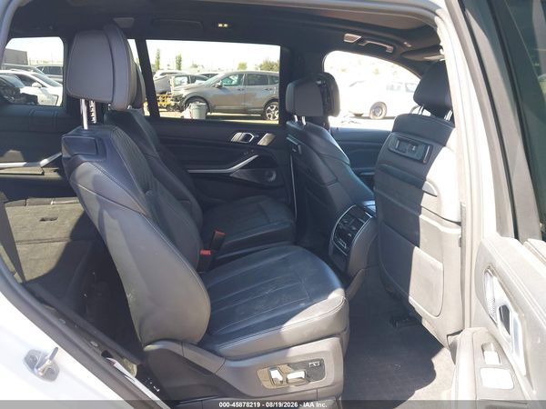 2021 BMW X7 M50I