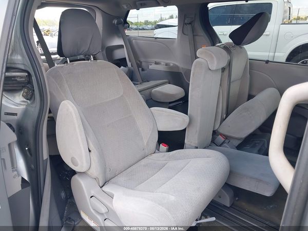2015 TOYOTA SIENNA LE 8 PASSENGER