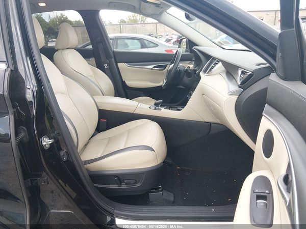2022 INFINITI QX50 LUXE AWD