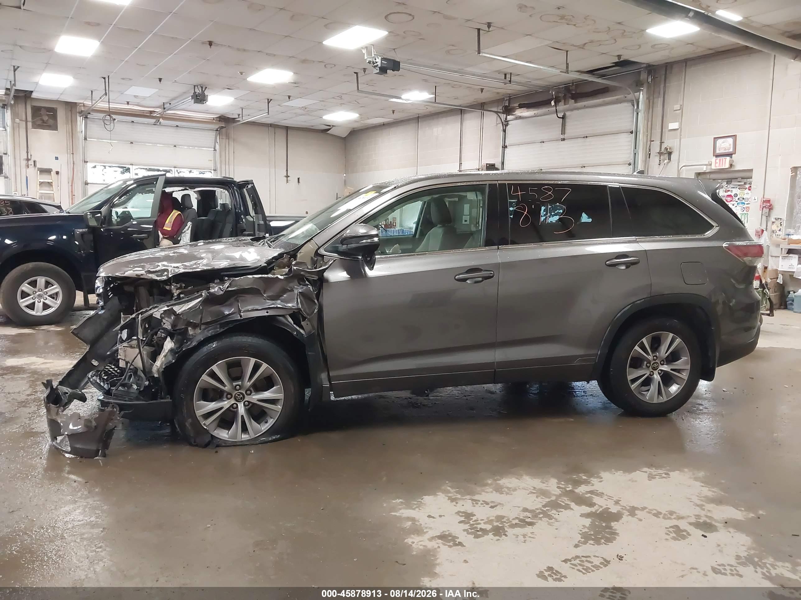 2016 TOYOTA HIGHLANDER LE PLUS V6