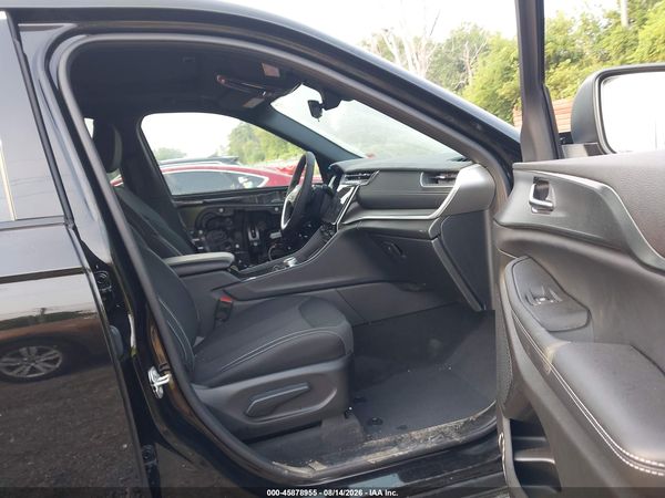 2025 JEEP GRAND CHEROKEE L LAREDO X 4X4