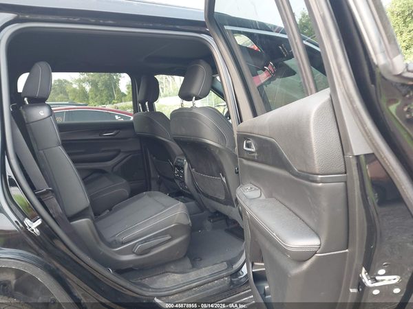 2025 JEEP GRAND CHEROKEE L LAREDO X 4X4