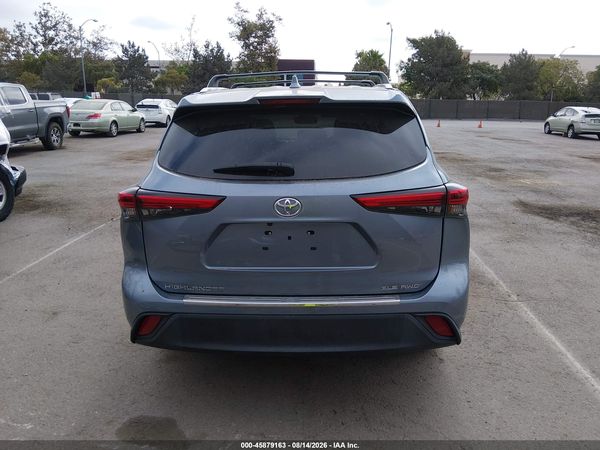 2022 TOYOTA HIGHLANDER XLE
