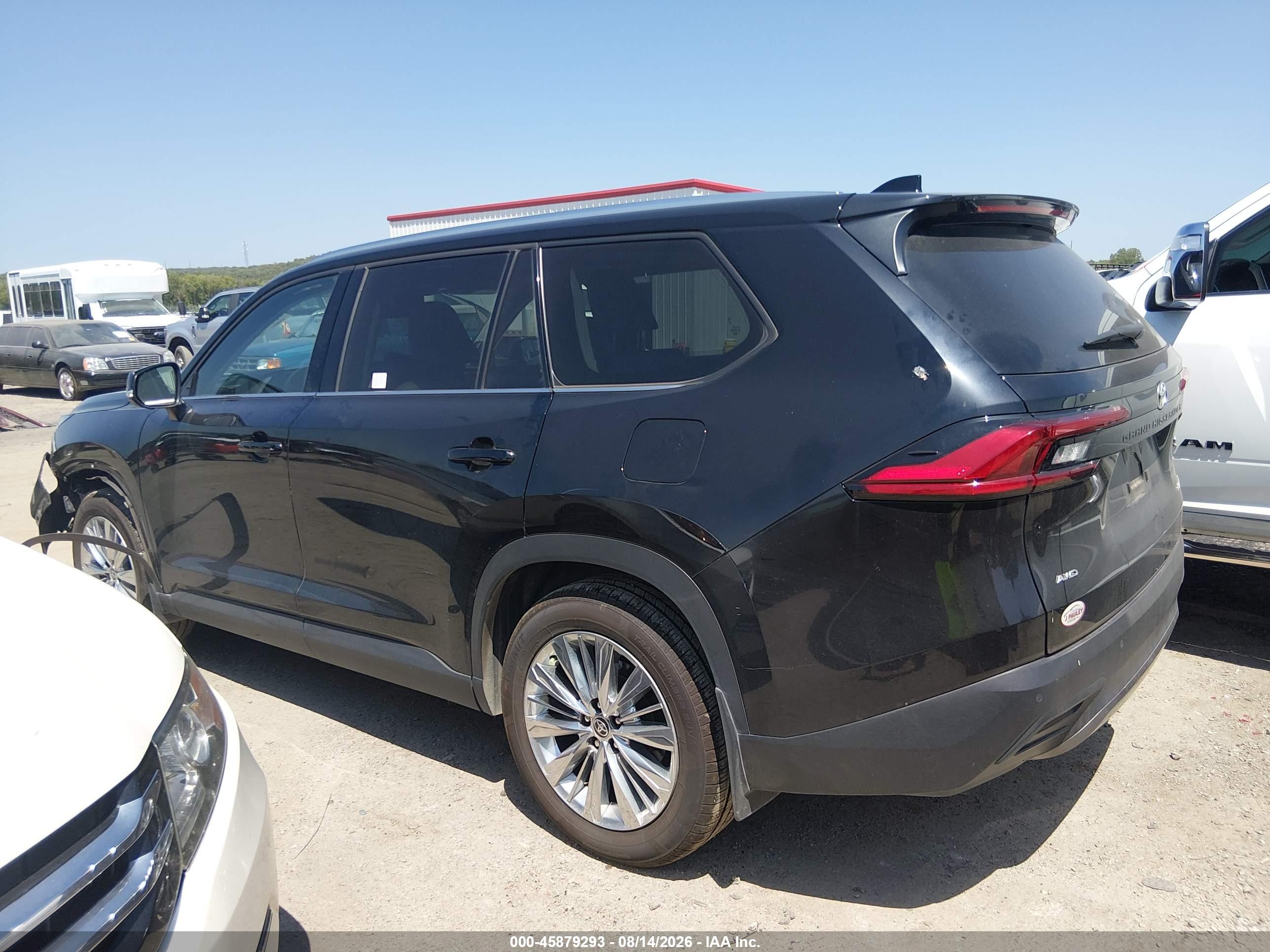 2024 TOYOTA GRAND HIGHLANDER PLATINUM