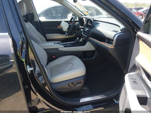 2024 TOYOTA GRAND HIGHLANDER PLATINUM