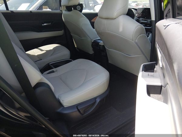 2024 TOYOTA GRAND HIGHLANDER PLATINUM