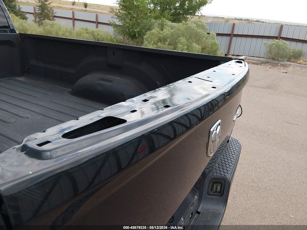 2017 RAM 1500 TRADESMAN  4X4 8' BOX — I72
