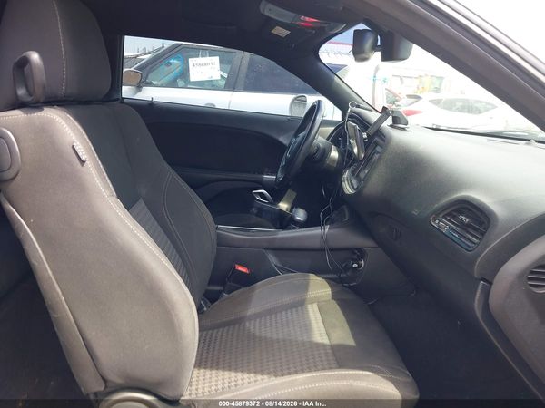 2016 DODGE CHALLENGER SXT
