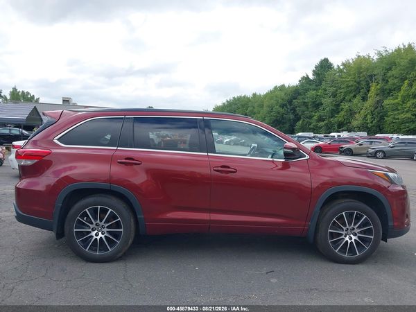 2018 TOYOTA HIGHLANDER SE