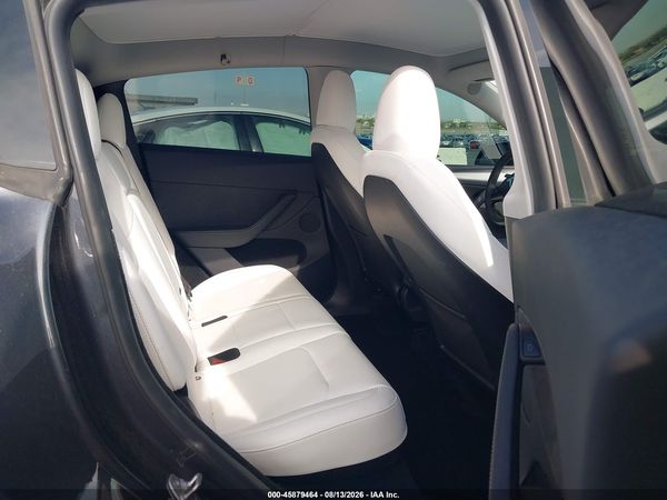 2024 TESLA MODEL Y — I8