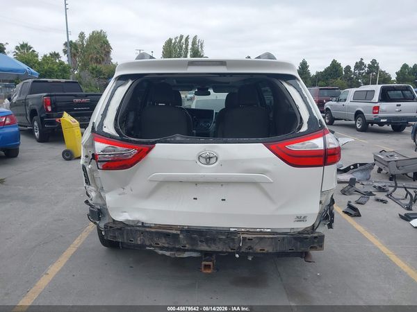 2017 TOYOTA SIENNA XLE 7 PASSENGER