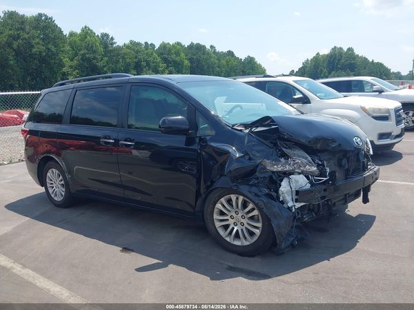 2017 TOYOTA SIENNA XLE 8 PASSENGER