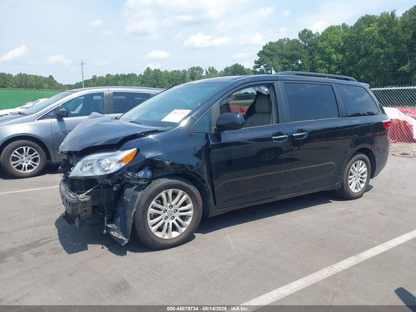 2017 TOYOTA SIENNA XLE 8 PASSENGER