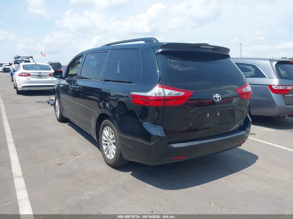 2017 TOYOTA SIENNA XLE 8 PASSENGER