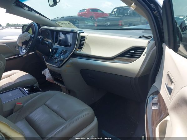 2017 TOYOTA SIENNA XLE 8 PASSENGER