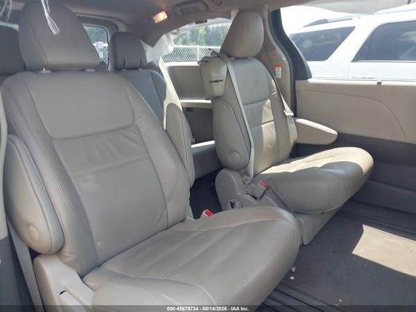 2017 TOYOTA SIENNA XLE 8 PASSENGER