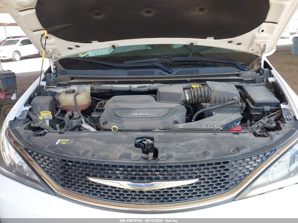 2018 CHRYSLER PACIFICA LIMITED — I10
