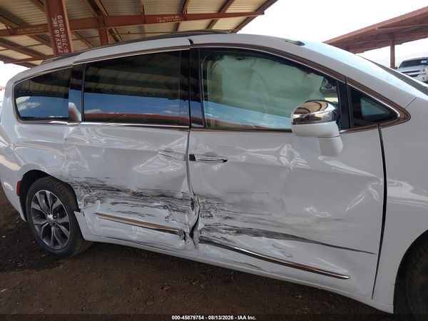 2018 CHRYSLER PACIFICA LIMITED — I116