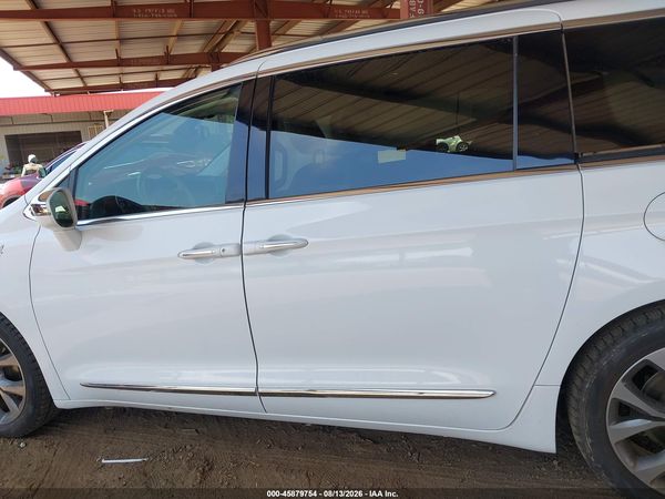 2018 CHRYSLER PACIFICA LIMITED — I117