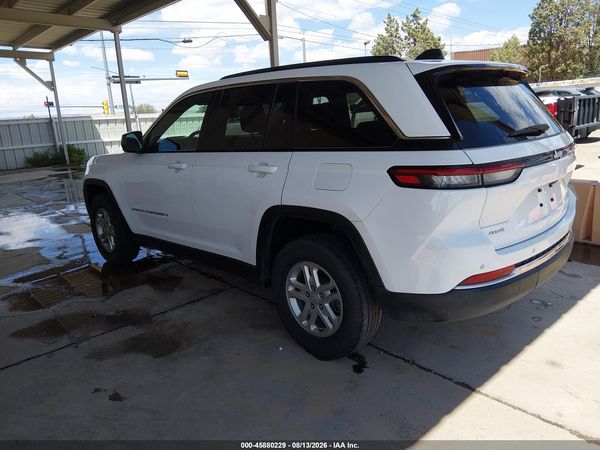 2024 JEEP GRAND CHEROKEE LAREDO 4X4 — I3