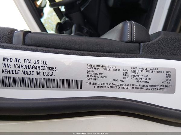 2024 JEEP GRAND CHEROKEE LAREDO 4X4 — I9