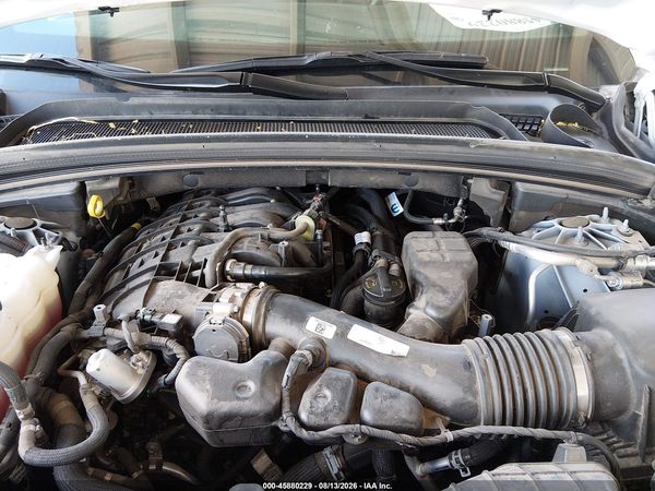 2024 JEEP GRAND CHEROKEE LAREDO 4X4 — I10