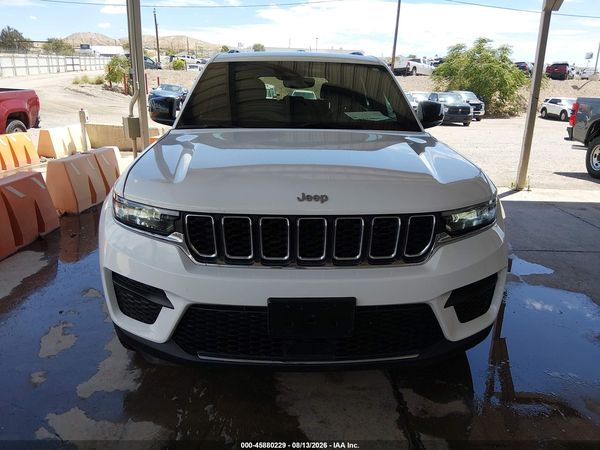2024 JEEP GRAND CHEROKEE LAREDO 4X4 — I115