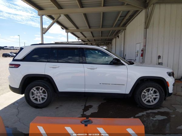 2024 JEEP GRAND CHEROKEE LAREDO 4X4 — I116
