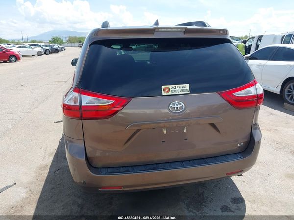 2018 TOYOTA SIENNA LE 8 PASSENGER