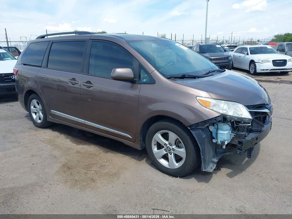 2018 TOYOTA SIENNA LE 8 PASSENGER