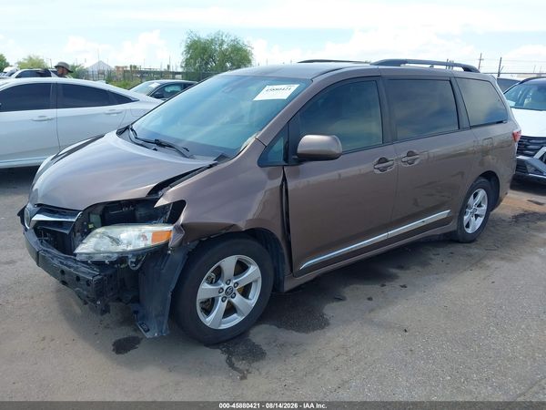 2018 TOYOTA SIENNA LE 8 PASSENGER