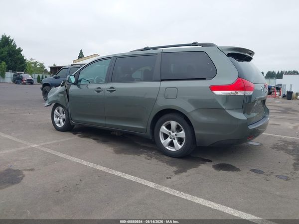 2013 TOYOTA SIENNA LE V6 8 PASSENGER — I3